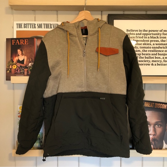 Insulated and hooded 1/2 zip jacket by Dravus - Picture 1 of 9